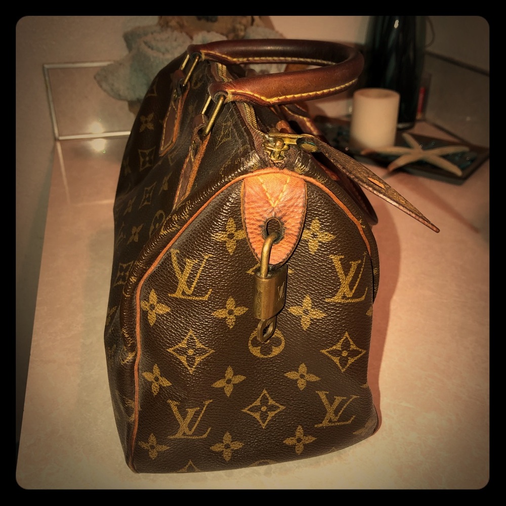 Louis Vuitton Speedy 30  Monogram Handbag